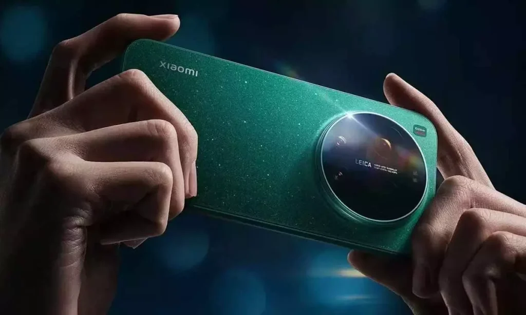 200MP Leica-Powered Imaging