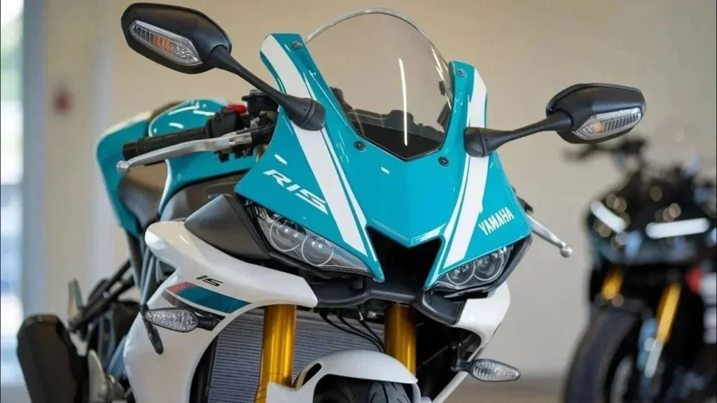 LED headlamp in Yamaha R15 V5