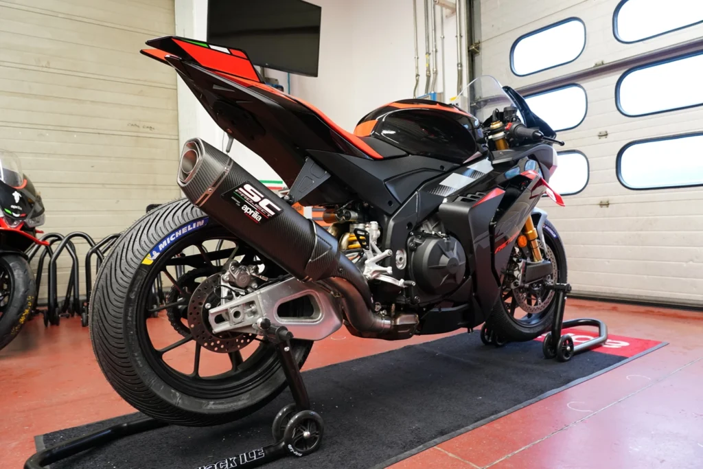 Aprilia RSV4 2025 Launch – Racing Upgrades & Powerful Engine Now with a Massive Discount Offer! 2 V4 Engine of Aprilia RSV4 2025